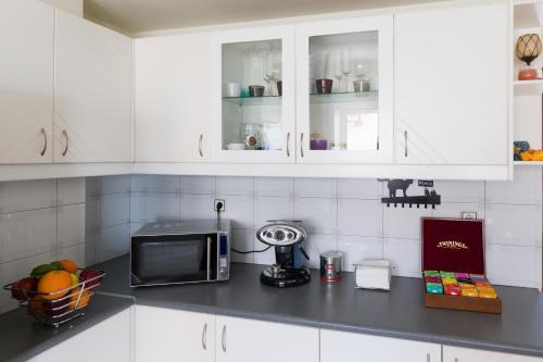 Apartamento Groovy & Cozy Apt With Private Seaview Rooftop Terrace