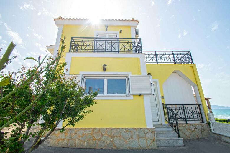 Villa Gousetis On The Beach
