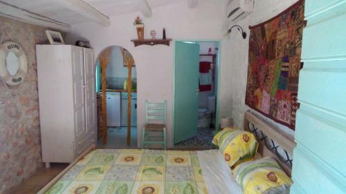 Authentic Greek Cottage- Daisy- Great Sea Views