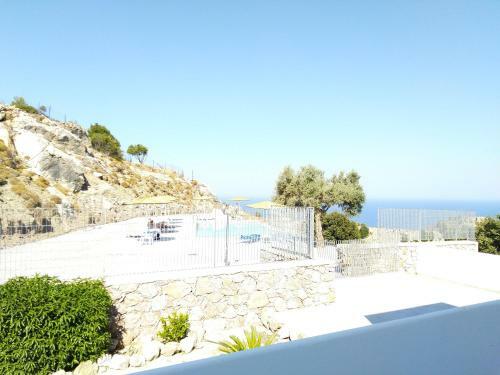 Bouganville Bed & Breakfast Stegna