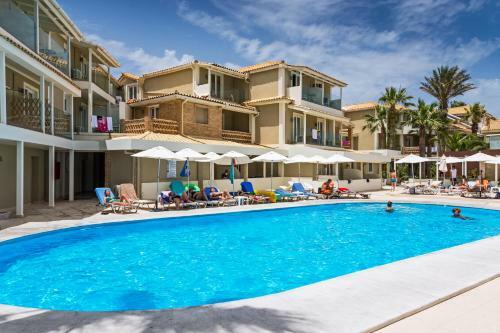 Hotel White Olive Premium Cameo