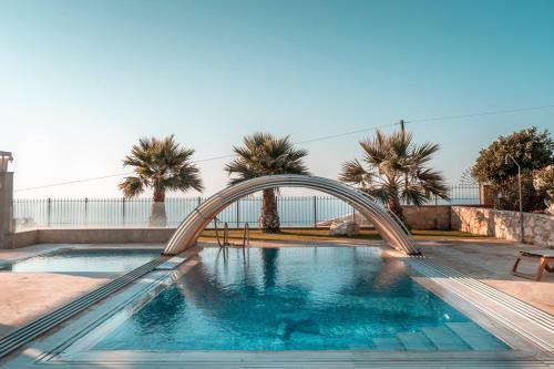 Ksirokampos Villa Sleeps 10 With Pool And Air Con