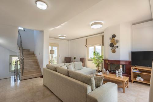 Ksirokampos Villa Sleeps 10 With Pool And Air Con