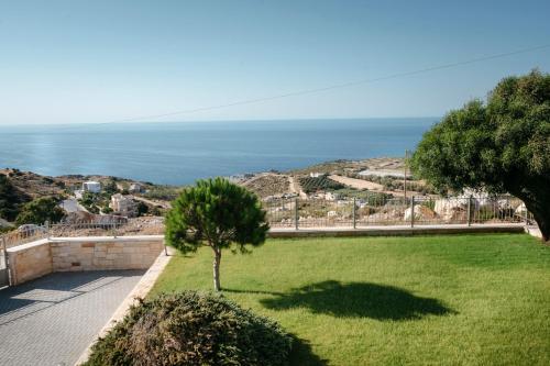 Ksirokampos Villa Sleeps 10 With Pool And Air Con