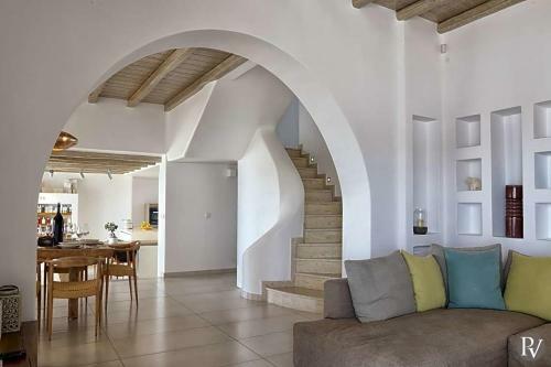 Agrari Villa Sleeps 24 With Pool Air Con And Wifi