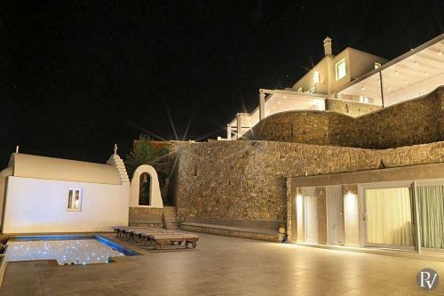 Agrari Villa Sleeps 24 With Pool Air Con And Wifi