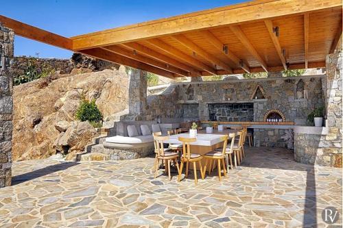 Agrari Villa Sleeps 24 With Pool Air Con And Wifi