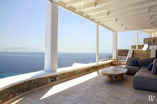 Agrari Villa Sleeps 24 With Pool Air Con And Wifi