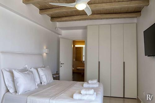 Agrari Villa Sleeps 24 With Pool Air Con And Wifi