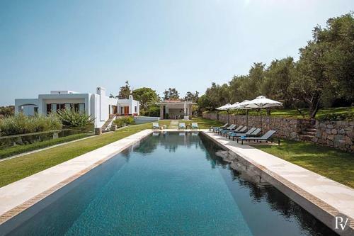 Agios Onoufrios Villa Sleeps 14 With Pool And Air Con