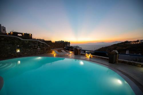 Serene Villa By Stylish Stays