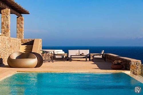 Costa Ilios Villa Sleeps 16 With Pool And Air Con