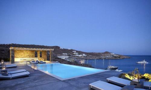Villa In Paraga Sleeps 16 With Pool And Air Con
