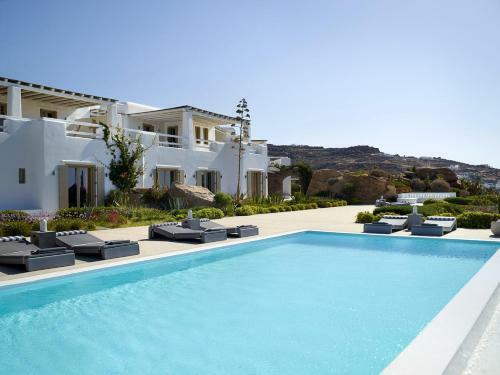 Paraga Villa Sleeps 32 With Pool And Air Con