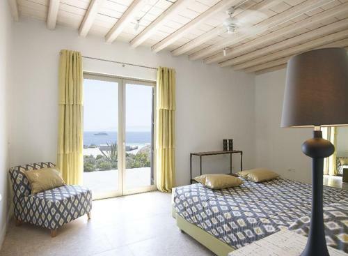 Paraga Villa Sleeps 32 With Pool And Air Con