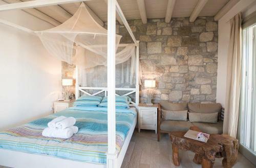 Kalafati Villa Sleeps 12 With Pool And Air Con
