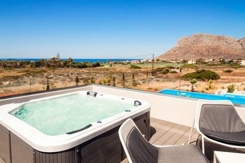 Stavros Villa Sleeps 10 With Pool Air Con And Wifi