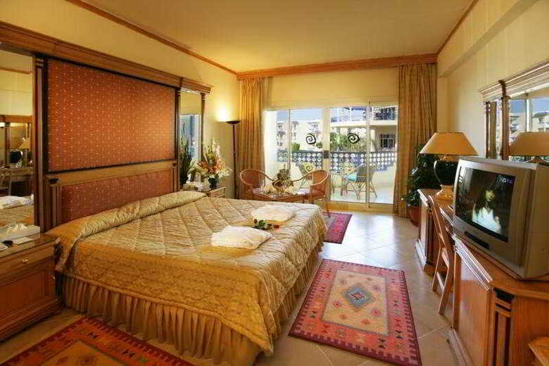 Hotel Tropicana Grand Oasis