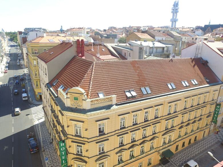 Three Crowns Hotel