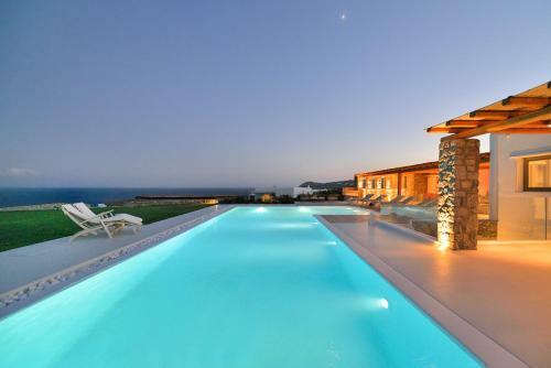 Villa In Elia Sleeps 8 With Pool And Air Con