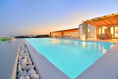 Villa In Elia Sleeps 8 With Pool And Air Con