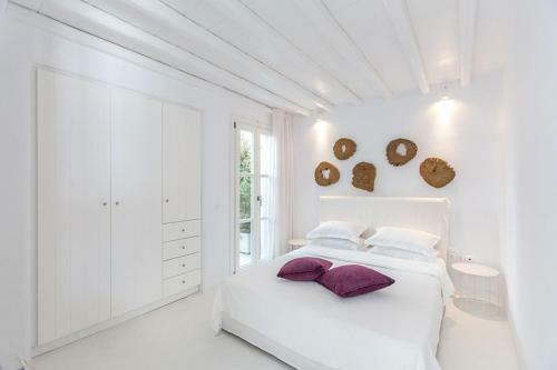 Elia Villa Sleeps 14 With Pool And Air Con