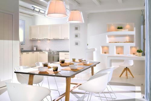 Villa In Elia Sleeps 6 With Pool And Air Con