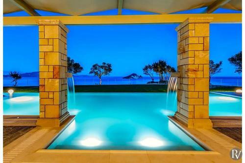 Limni Keriou Villa Sleeps 8 Wifi