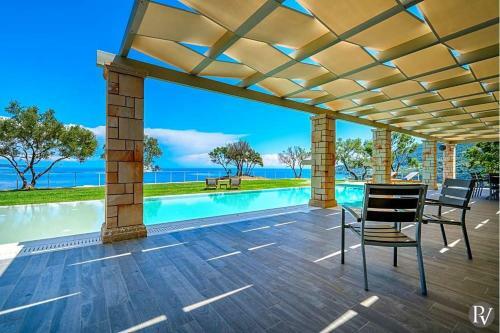 Limni Keriou Villa Sleeps 8 Wifi