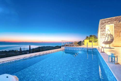 Varvara Villa Sleeps 4 With Pool Air Con And Wifi