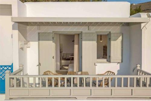 Deluxe Apartment Over The Sea