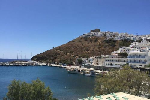 Deluxe Apartment Over The Sea