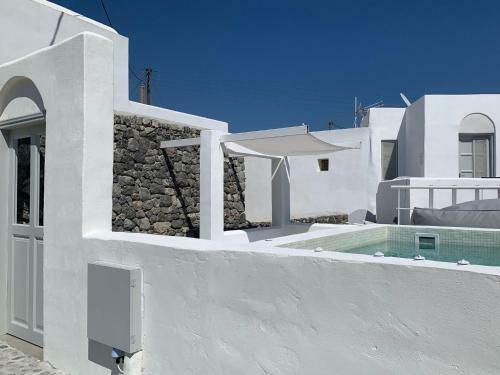W Villa Kallistrias - A Wonderful Courtyard Suite