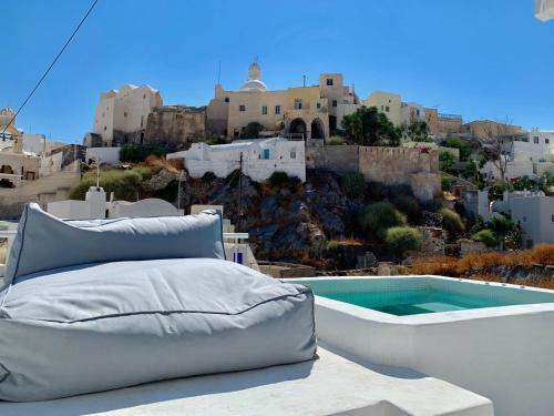 W Villa Kallistrias - A Wonderful Courtyard Suite