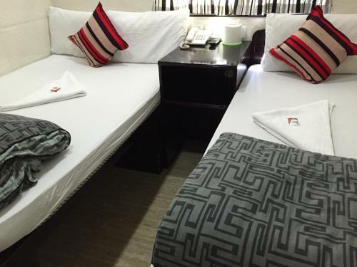Hostal Simplex Guesthouse