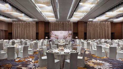 Sheraton Hong Kong Tung Chung Hotel