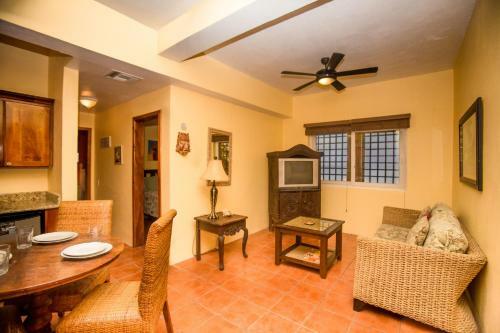 Turtle Casa Beach Suite Home