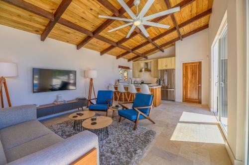 Villa Topaz Above West Bay With 180 Degree Views!