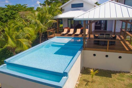Villa Vivaro Roatan North House