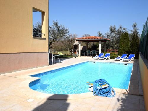 Spacious Apartment In Pula With Swimming Pool