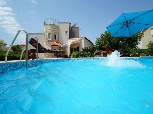 Luxurious Villa In Vir With Swimming Pool