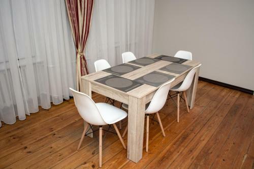 Large Vacation Apartment In The Old Town