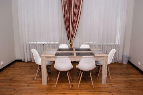 Large Vacation Apartment In The Old Town