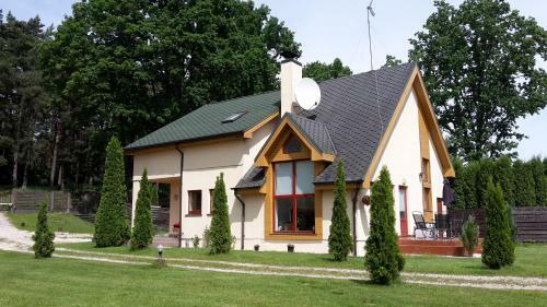 Forest Edge Lodge And House