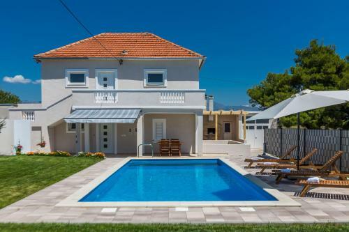 Villa Kristina Holiday Home With Private Swimmingpool