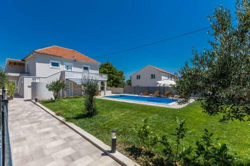 Villa Kristina Holiday Home With Private Swimmingpool