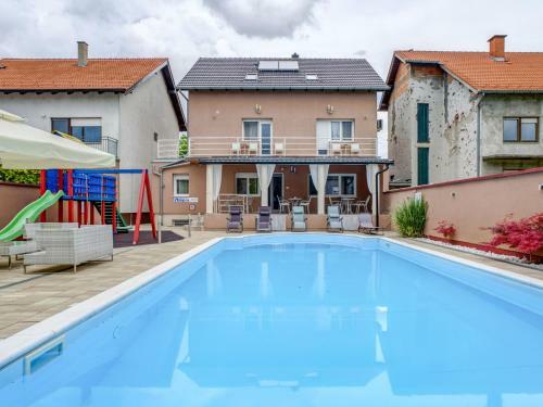 Spacious Holiday Home In Vukovar With Swimming Pool