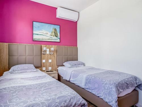 Spacious Holiday Home In Vukovar With Swimming Pool