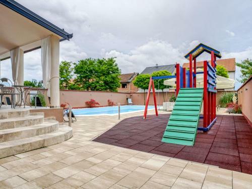 Spacious Holiday Home In Vukovar With Swimming Pool