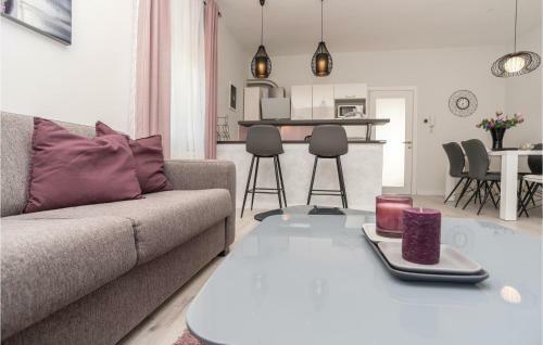 Two-bedroom Holiday Home In Zadar
